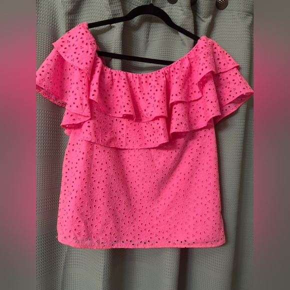Lilly Pulitzer Tops - Lilly pulitzer blouse off the shoulder
